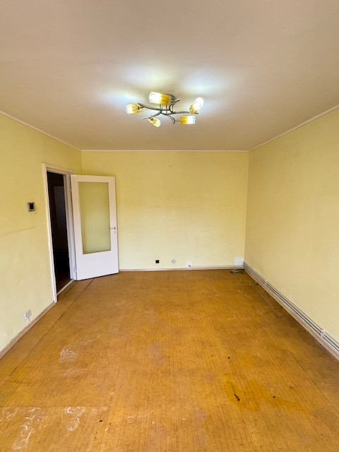 Apartament 3 camere si 2 bai de vanzare, str. Tipografilor, Nord Bacau