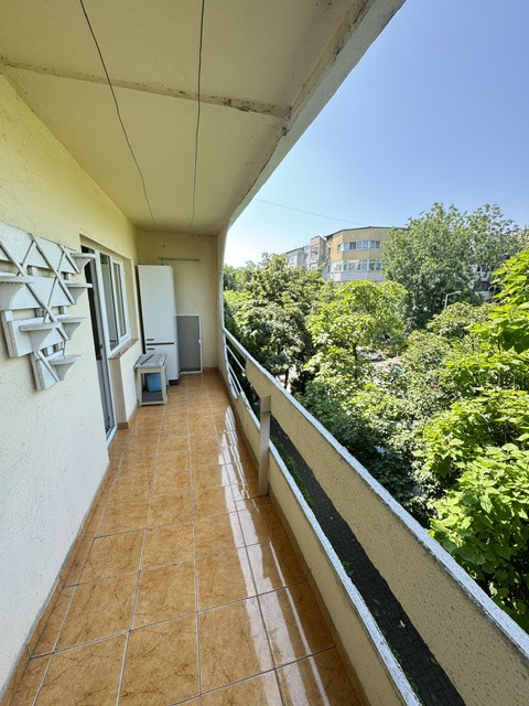 Apartament 3 camere si 2 bai de vanzare, str. Tipografilor, Nord Bacau