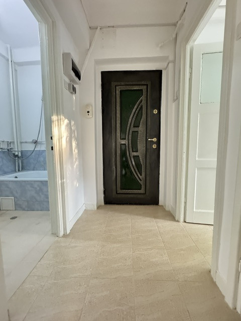 Apartament 2 camere de vanzare, ultracentral, str. Trandafirilor, Bacau