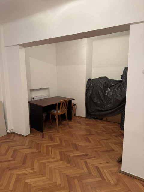 Apartament 2 camere de vanzare, ultracentral, str. Trandafirilor, Bacau