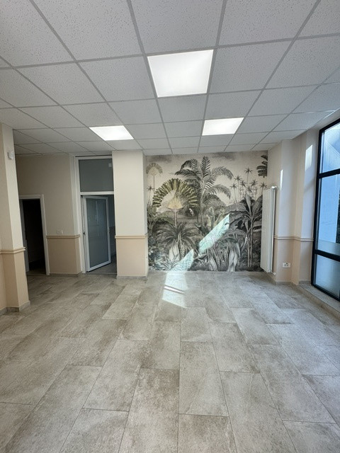 Spatiu comercial 100 mp de inchiriat, str. Logofat Tautu, Bacau