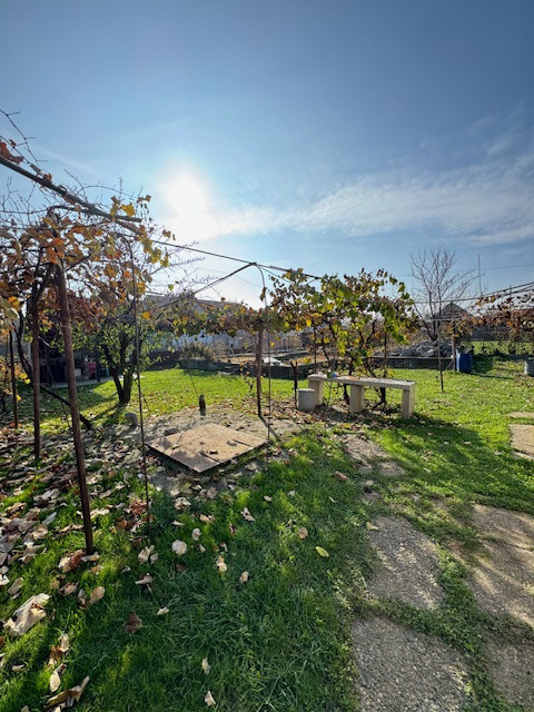 Casa cu 807 mp teren de vanzare, SERBANESTI,  str. Spicului, Mun. Bacau