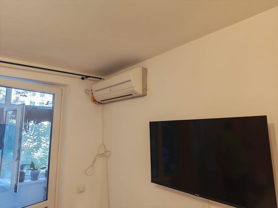 Apartament 3 camere decomandate Cornisa
