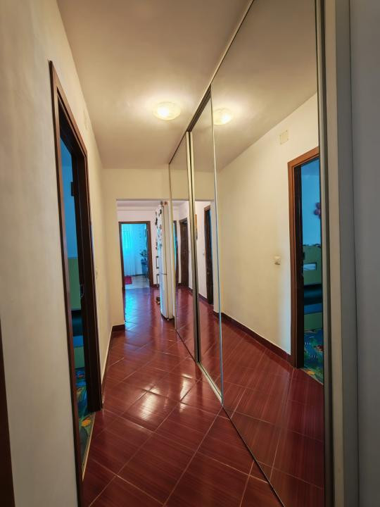Apartament 3 camere decomandate Cornisa