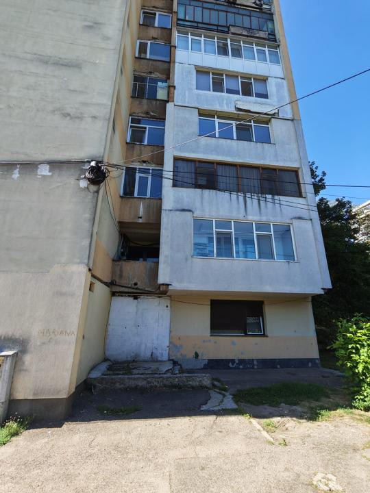 Apartament 3 camere decomandate Cornisa