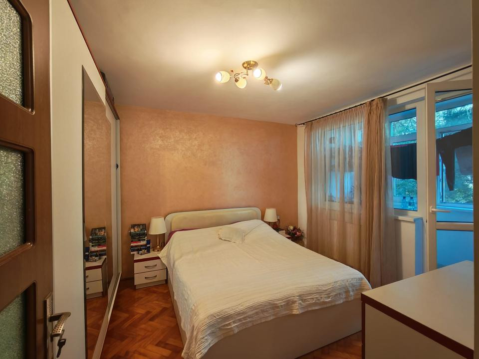 Apartament 3 camere decomandate Cornisa