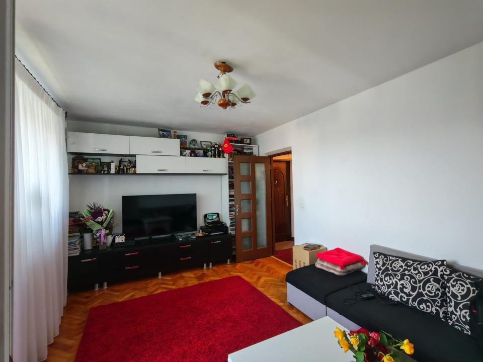 Apartament 3 camere decomandate Cornisa