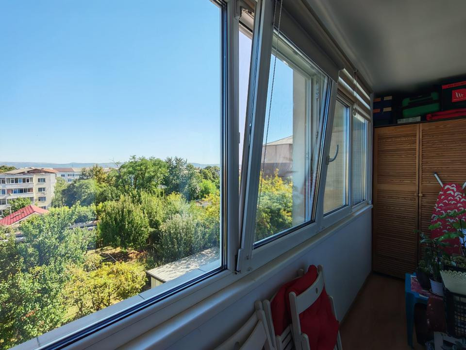 Apartament 3 camere decomandate Cornisa