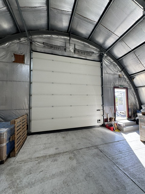 Hala de vanzare 226 mp cu 500 mp teren, Izvoare, Bacau