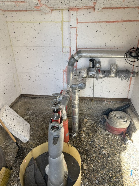 Hala de vanzare 226 mp cu 500 mp teren, Izvoare, Bacau