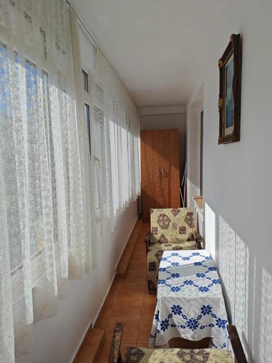 Aprtament 2 camere decomandate et. 1 str Cremenea 