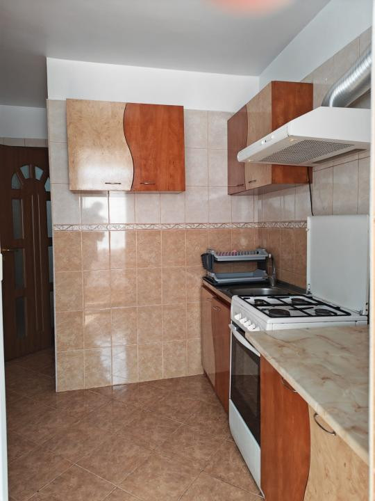 Aprtament 2 camere decomandate et. 1 str Cremenea 