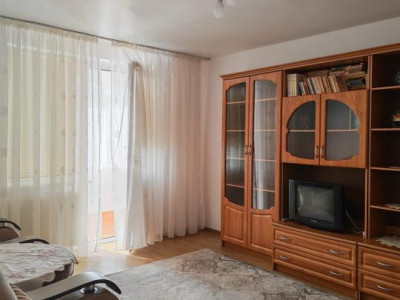 Aprtament 2 camere decomandate et. 1 str Cremenea 