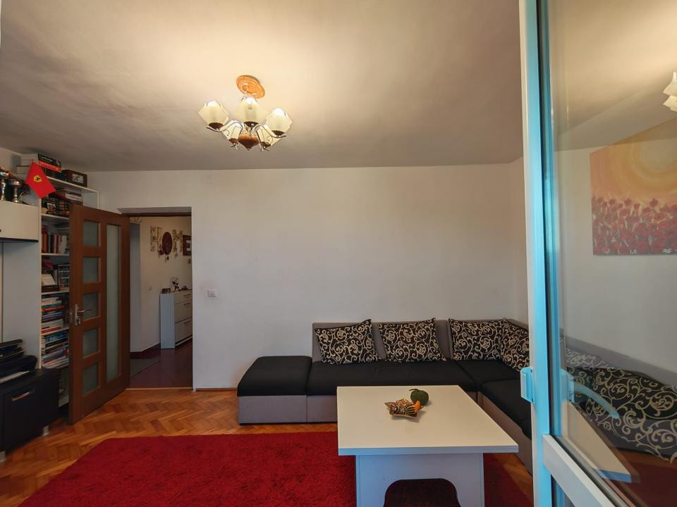 3 Camere decomandate mobilat, utilat