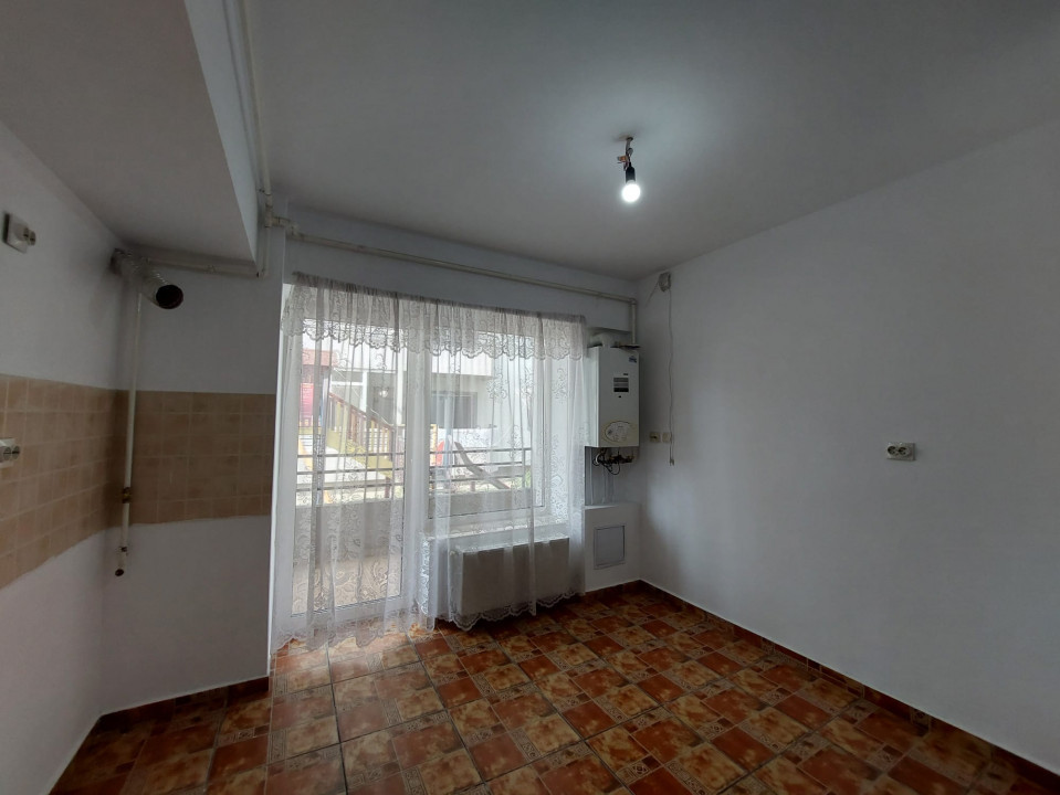 Apartament 3 camere cu loc de parcare