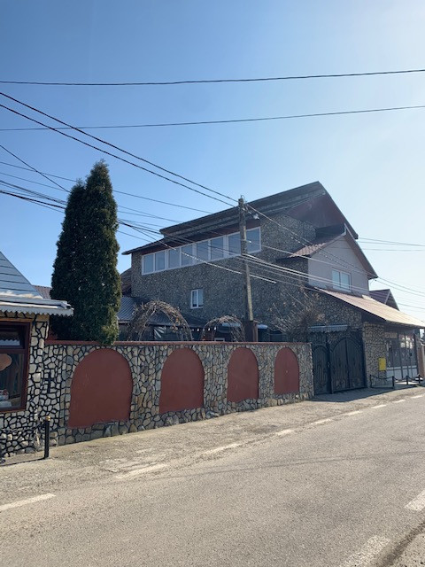 Restaurant pensiune de vanzare, loc. Margineni jud. Bacau